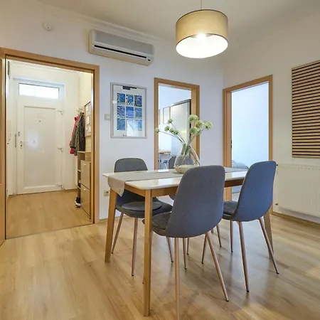 Klara - A Belvaros Sziveben Apartment