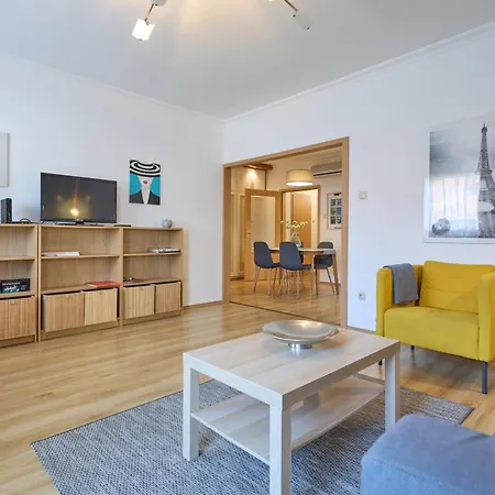 Appartement Klara - A Belvaros Sziveben *